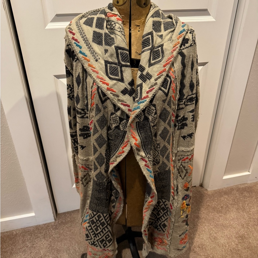 Biya Johnny Was Oatmeal Multicolored Embroidered Duster with hood. Size XS.